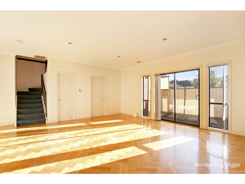 2/29 Stymie Street, Kingsbury VIC 3083