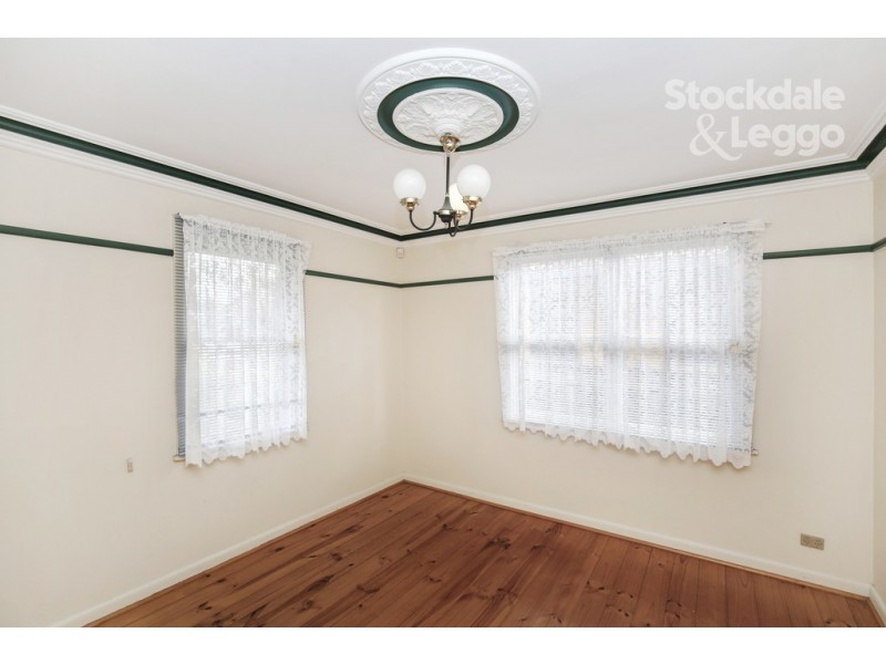 30 Gisborne Crescent, Reservoir VIC 3073