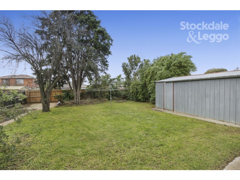 30 Gisborne Crescent, Reservoir VIC 3073