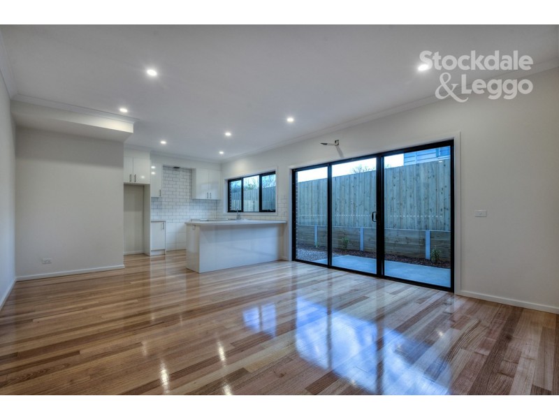 2/9 Hosken Street, Reservoir VIC 3073