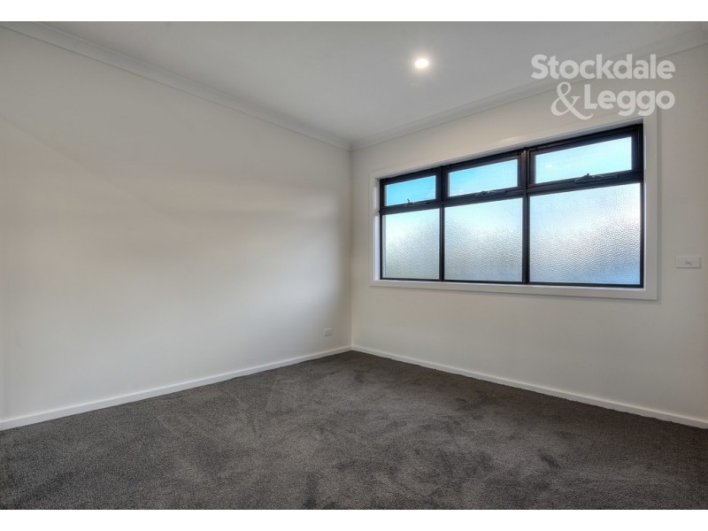 2/9 Hosken Street, Reservoir VIC 3073