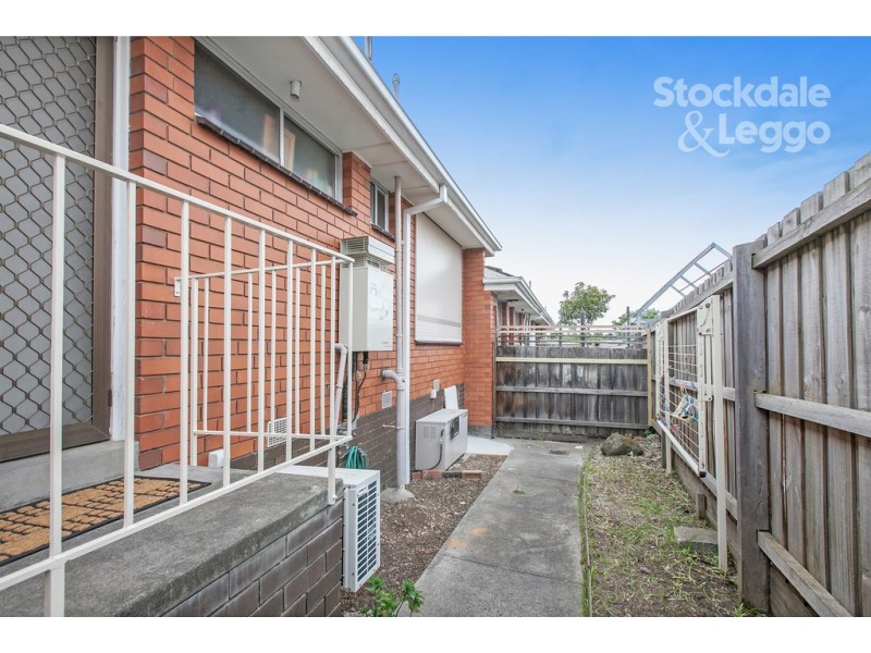 2/5 Louis Street, Reservoir VIC 3073