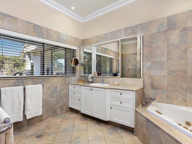 2 Seaforth Crescent, Seaforth NSW 2092