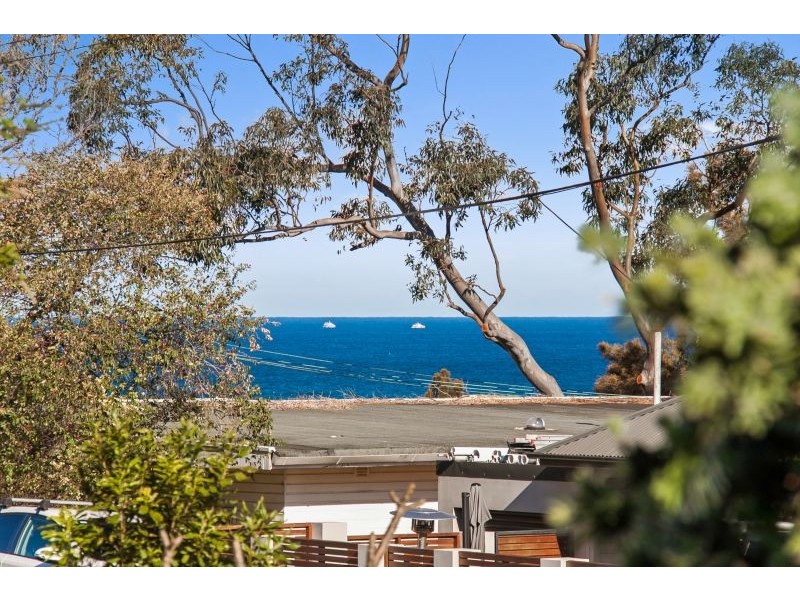 2/24 Parr Avenue, North Curl Curl NSW 2099