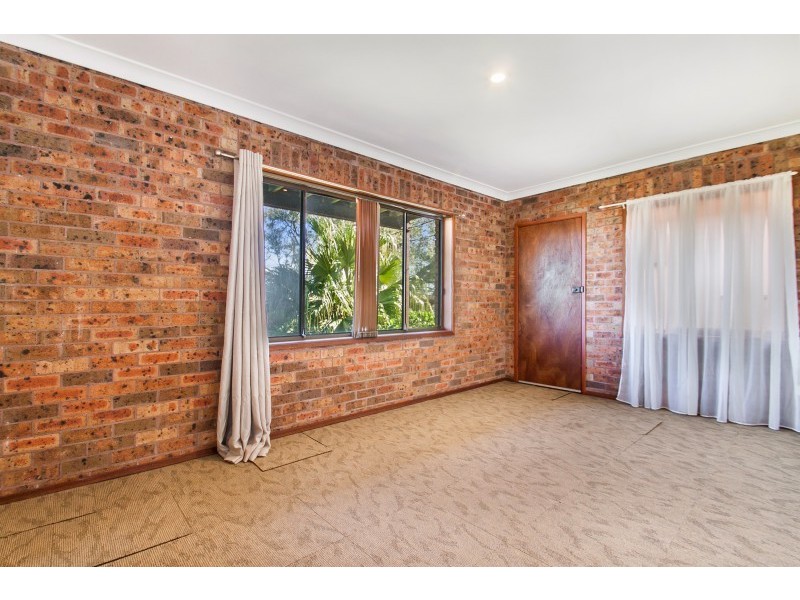 2/24 Parr Avenue, North Curl Curl NSW 2099