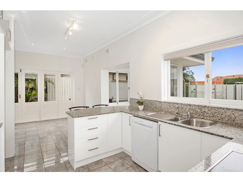 4 Palmerston Place, Seaforth NSW 2092