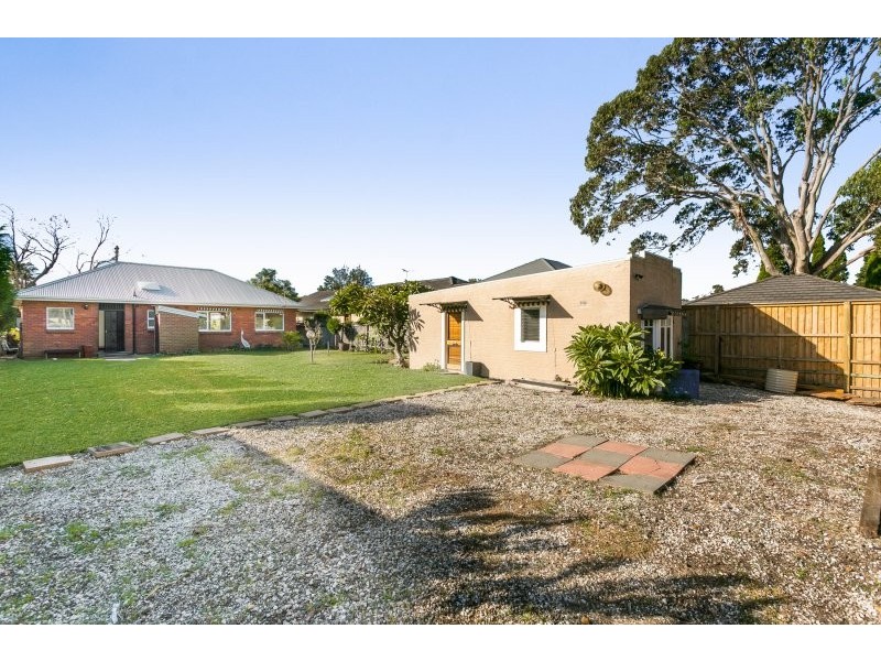 102 Macmillan Street, Seaforth NSW 2092