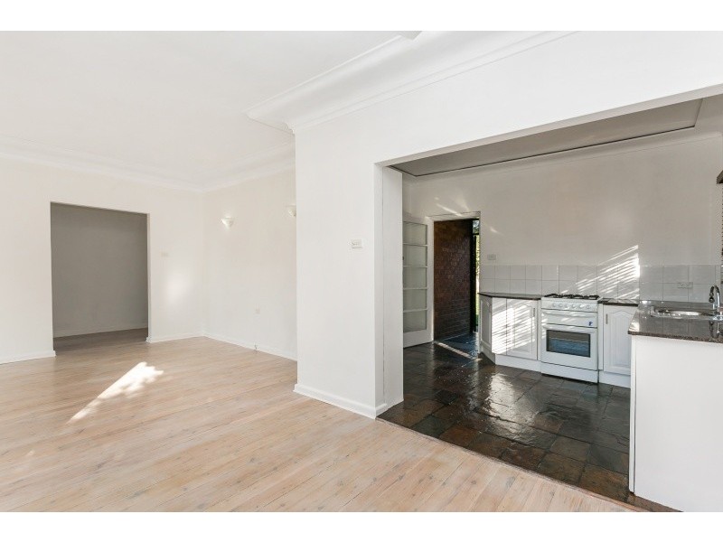 102 Macmillan Street, Seaforth NSW 2092