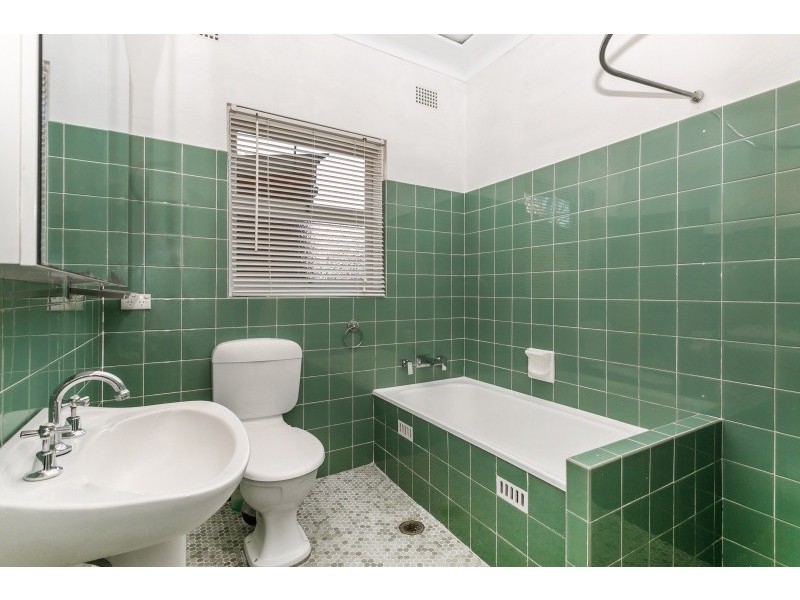 102 Macmillan Street, Seaforth NSW 2092