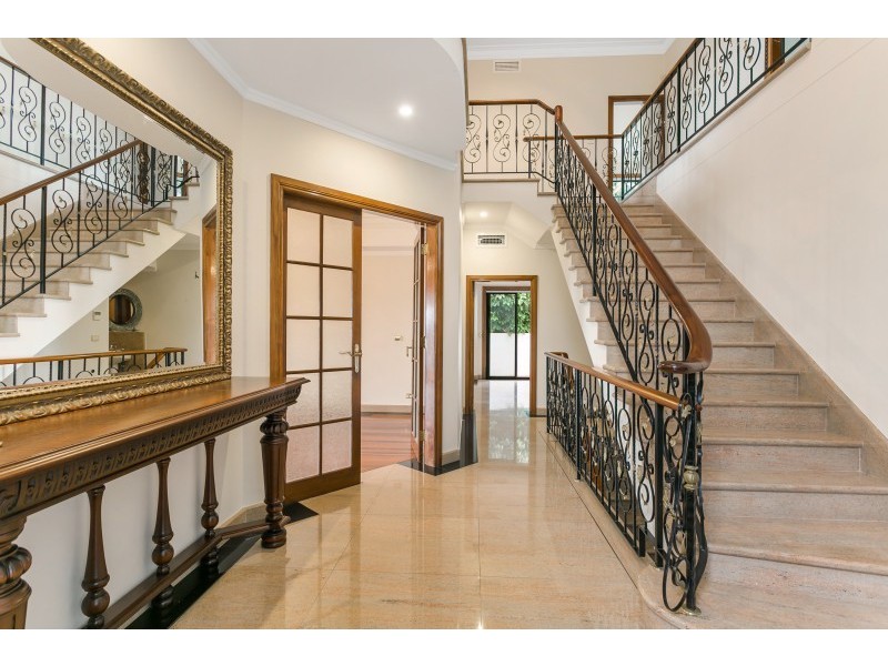 54 Peronne Avenue, Clontarf NSW 2093