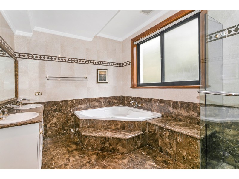 54 Peronne Avenue, Clontarf NSW 2093