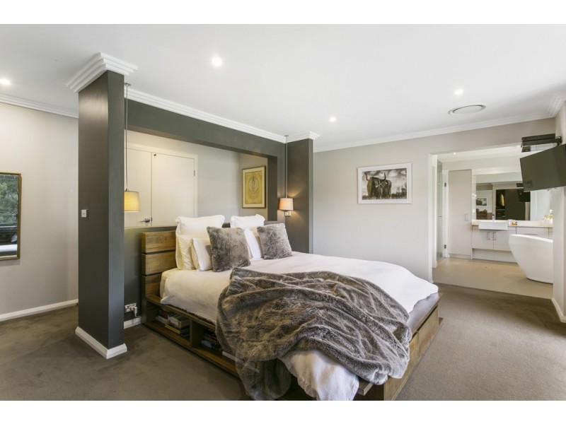 33 Serpentine Crescent, North Balgowlah NSW 2093