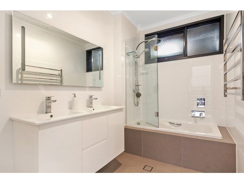 8/105a Woodland Street, Balgowlah NSW 2093