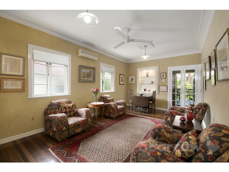 87 Victor Street, Holland Park QLD 4121