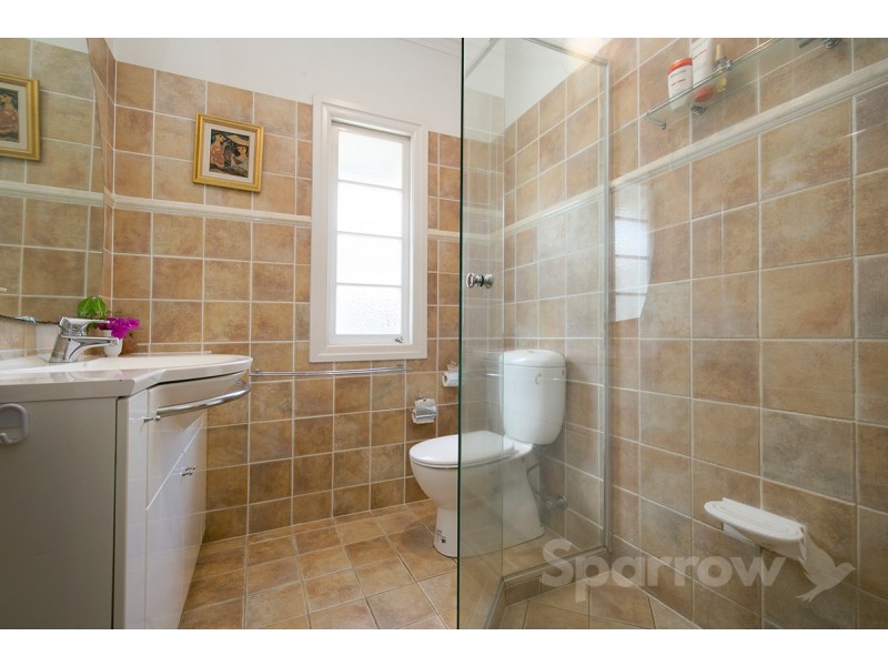 87 Victor Street, Holland Park QLD 4121