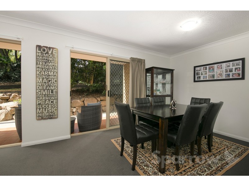2/31 Victor Street, Holland Park QLD 4121