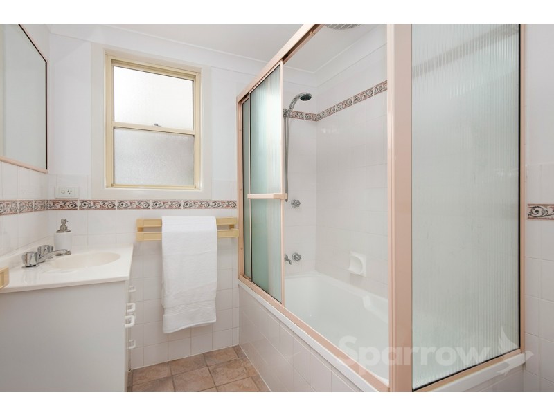 12 Blackwood Road, Manly West QLD 4179