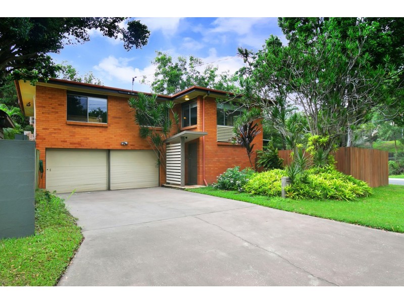 1 Banbury Street, Carina QLD 4152