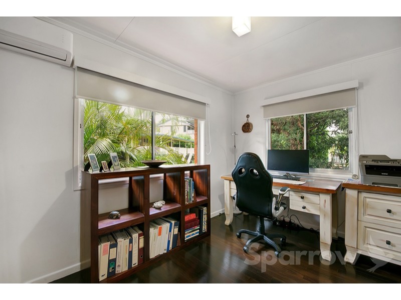 1 Banbury Street, Carina QLD 4152