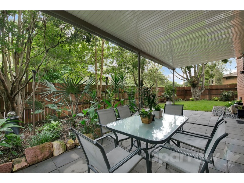 1 Banbury Street, Carina QLD 4152