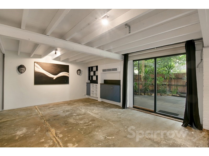 1 Banbury Street, Carina QLD 4152