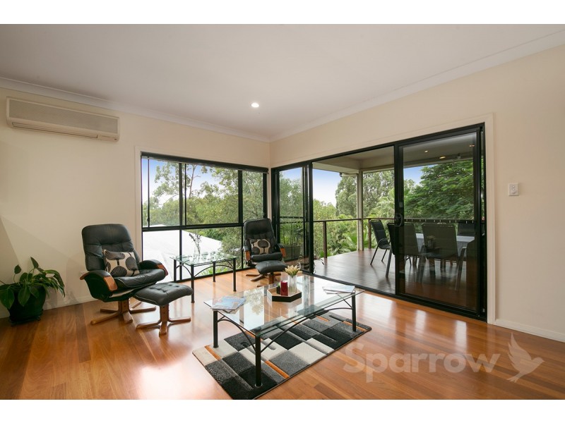 11 Robertson Place, Fig Tree Pocket QLD 4069