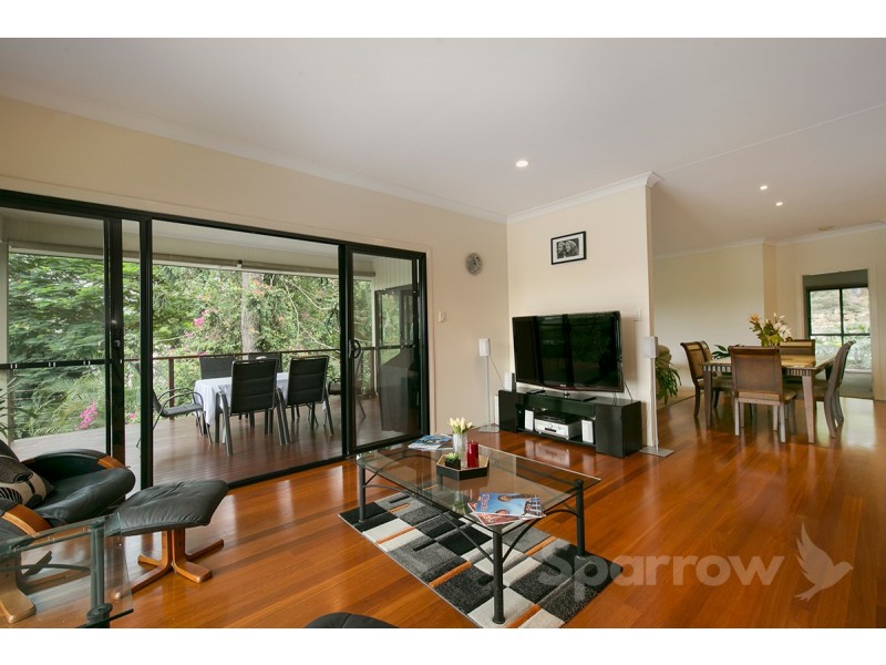 11 Robertson Place, Fig Tree Pocket QLD 4069