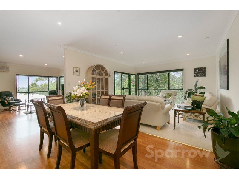 11 Robertson Place, Fig Tree Pocket QLD 4069