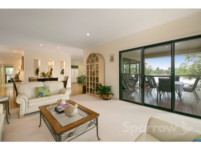 11 Robertson Place, Fig Tree Pocket QLD 4069