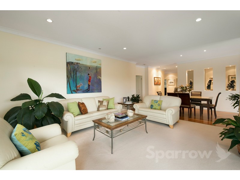 11 Robertson Place, Fig Tree Pocket QLD 4069