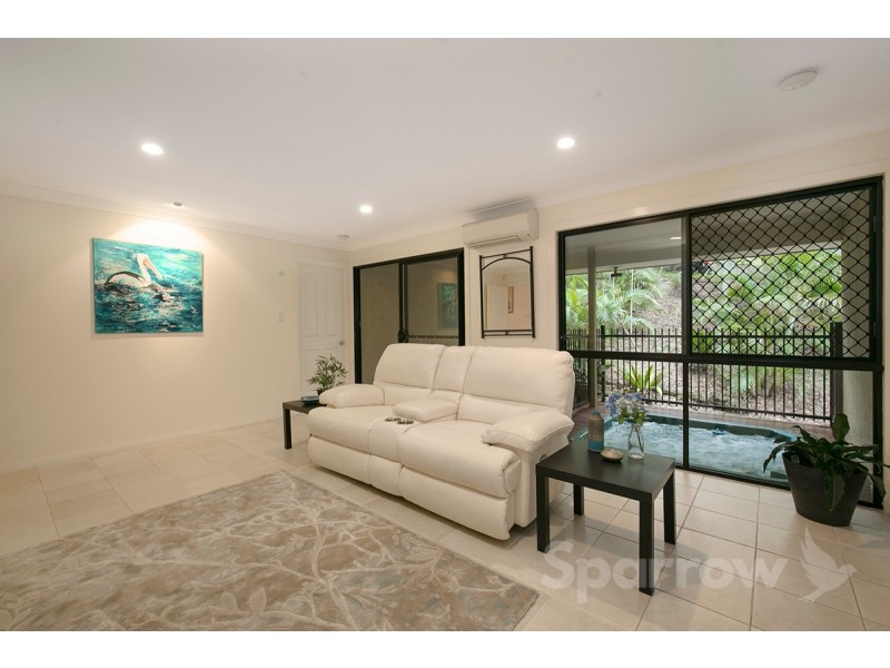 11 Robertson Place, Fig Tree Pocket QLD 4069