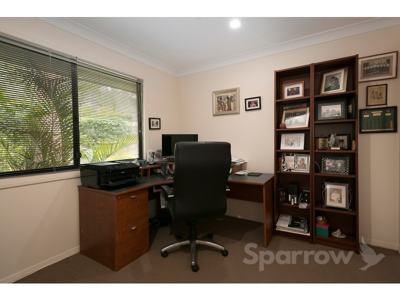 11 Robertson Place, Fig Tree Pocket QLD 4069