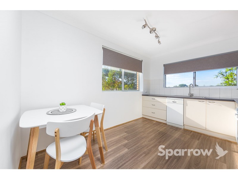 8/76 Kitchener Street, Coorparoo QLD 4151
