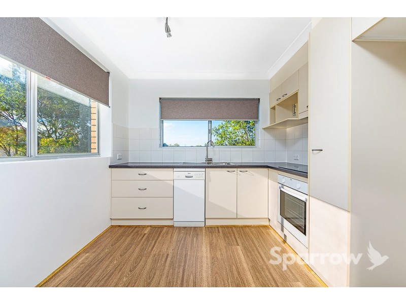 8/76 Kitchener Street, Coorparoo QLD 4151