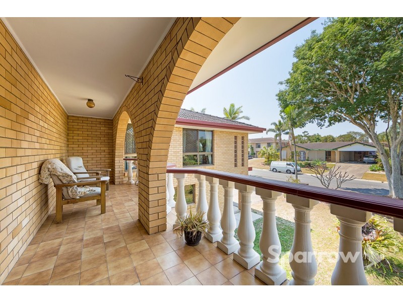 15 Lindisfarne Street, Carindale QLD 4152