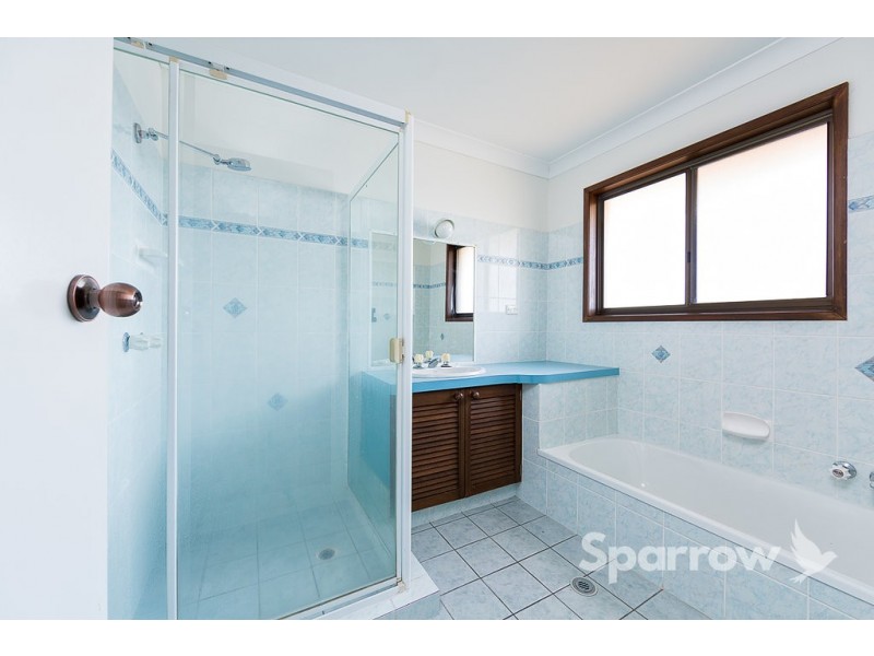 15 Lindisfarne Street, Carindale QLD 4152