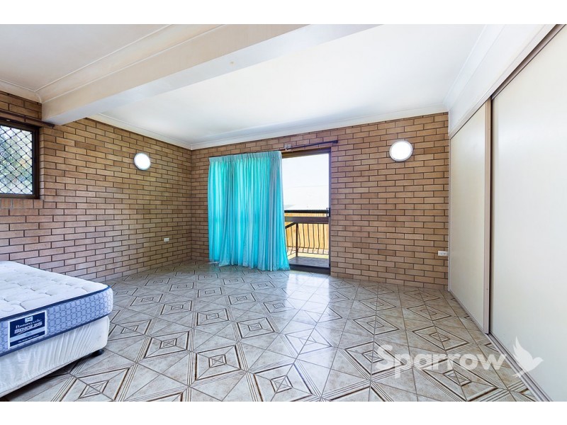 15 Lindisfarne Street, Carindale QLD 4152