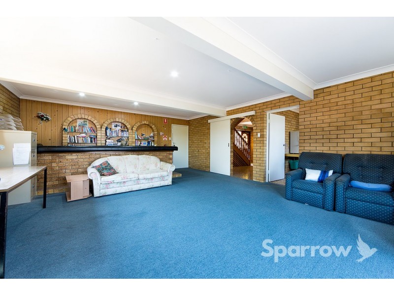 15 Lindisfarne Street, Carindale QLD 4152