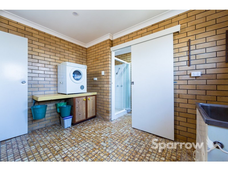 15 Lindisfarne Street, Carindale QLD 4152