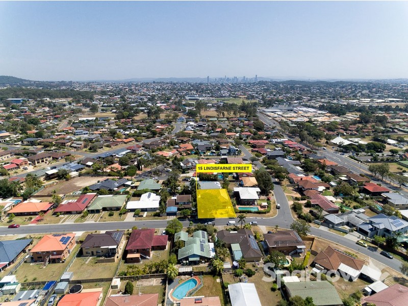 15 Lindisfarne Street, Carindale QLD 4152