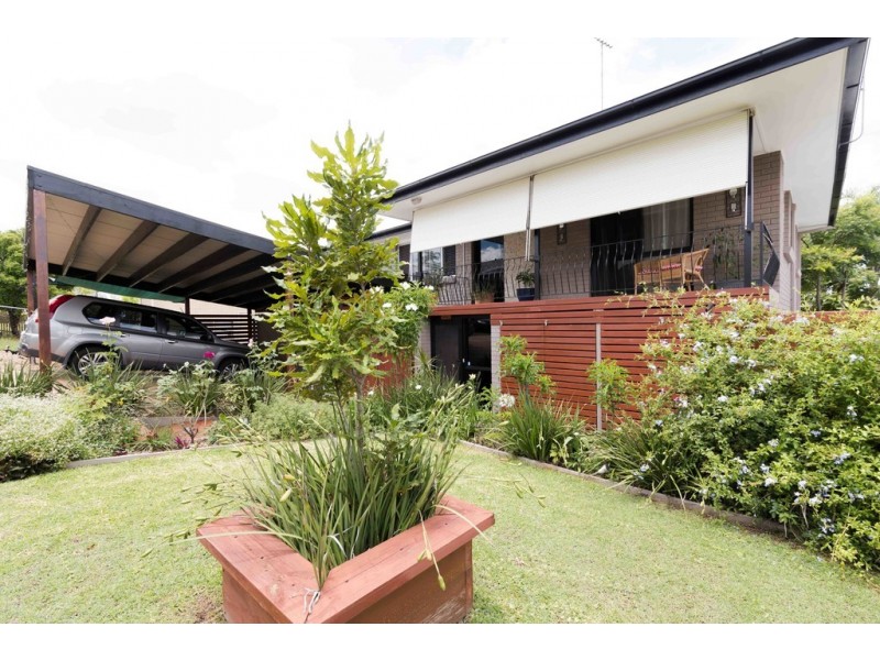 15 Honeysuckle Street, Mansfield QLD 4122