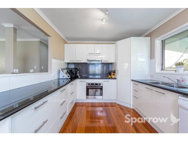 15 Honeysuckle Street, Mansfield QLD 4122
