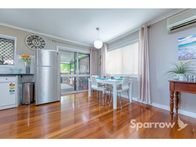 15 Honeysuckle Street, Mansfield QLD 4122