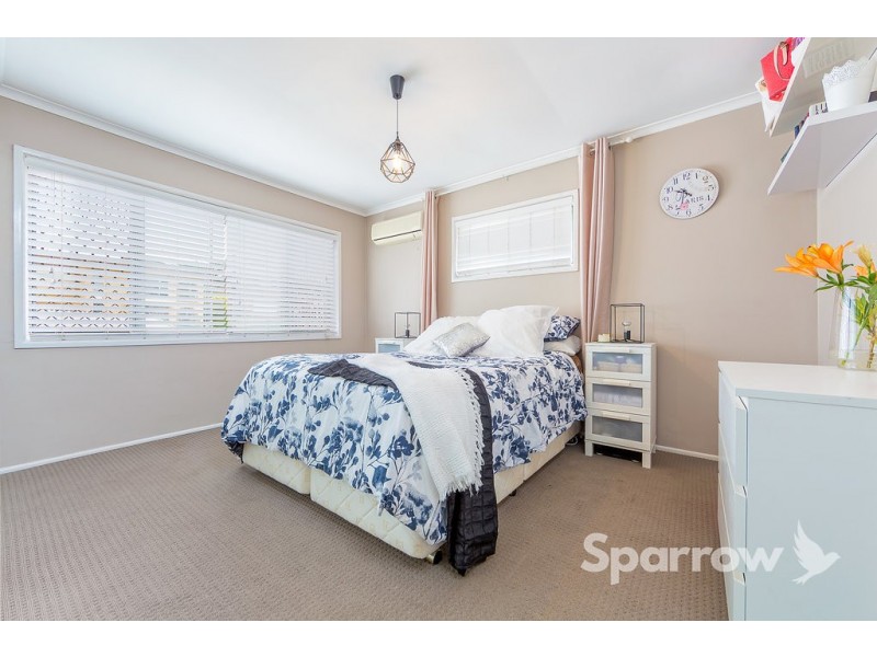 15 Honeysuckle Street, Mansfield QLD 4122