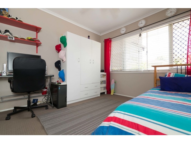 15 Honeysuckle Street, Mansfield QLD 4122