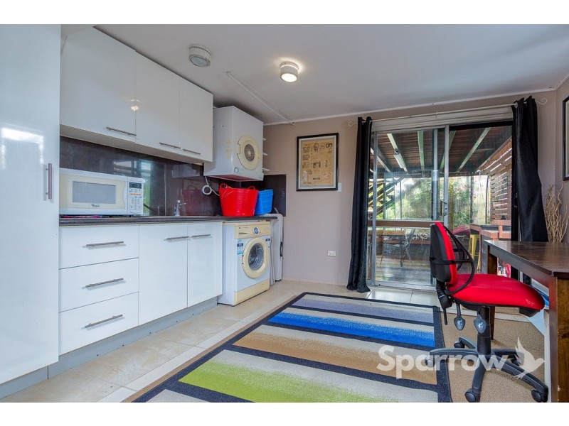 15 Honeysuckle Street, Mansfield QLD 4122