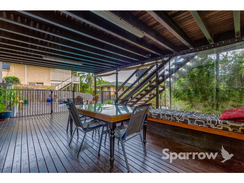 15 Honeysuckle Street, Mansfield QLD 4122