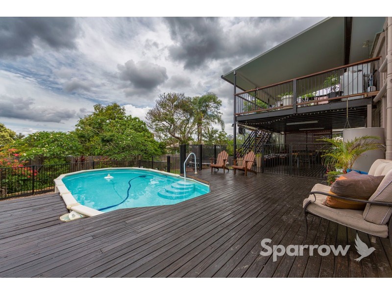 15 Honeysuckle Street, Mansfield QLD 4122