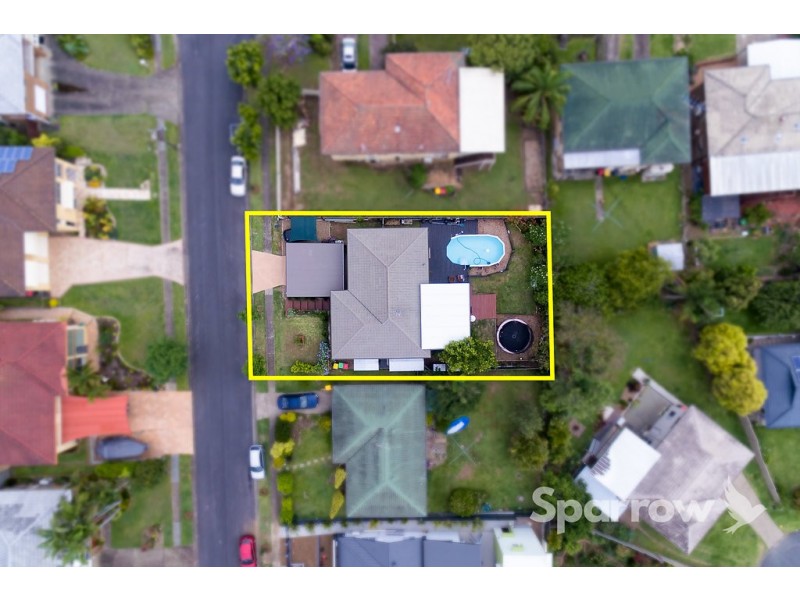 15 Honeysuckle Street, Mansfield QLD 4122