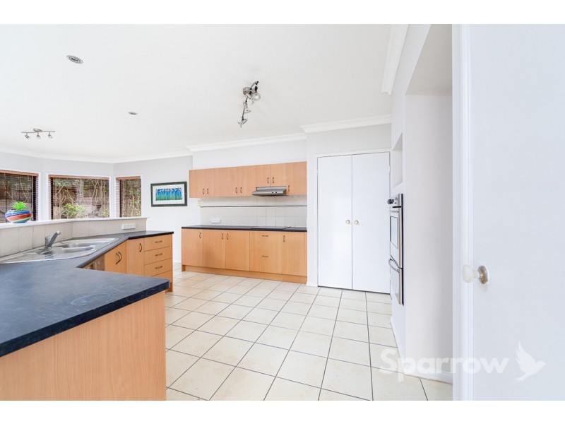 8 Hanks Place, Mcdowall QLD 4053